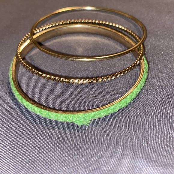 Miscellaneous Vintage Costume Jewelry Bundle Hoops and Bangles - Picture 14 of 14